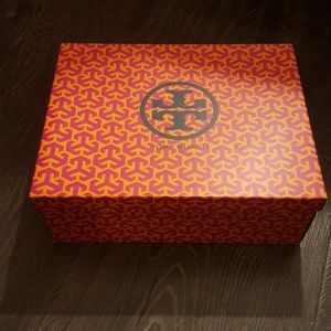Tory Burch shoe box